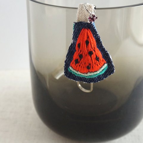 手刺繍キーチャーム「watermelon1」