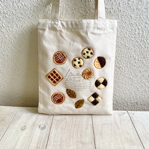 Cafe-sweets☆羊毛刺繍 キャンバストート〜クッキーアソート🍪🧇🍪