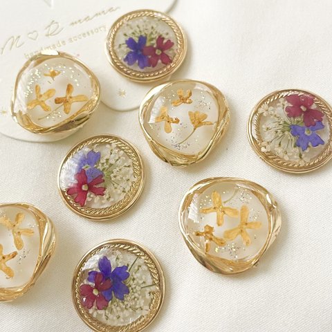 ﾜﾝｺｲﾝ♡ レジン 金木犀 押し花 ドライフラワー × ゴールド 金属アレルギー対応 ✳︎ ピアス / イヤリング / ノンホールピアス