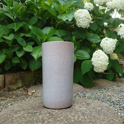 ほんのり桜色　陶器の花器