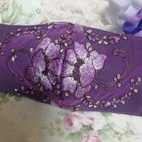 花刺繍チュールレースのきれいめマスク!　上品マスク（少し小さめサイズ）