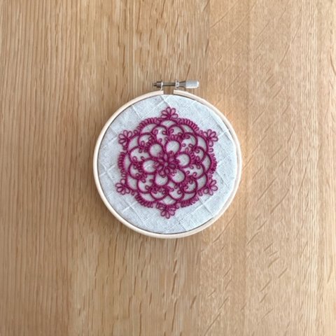 刺繍枠のウォールデコ❇︎タティングレースの壁掛け