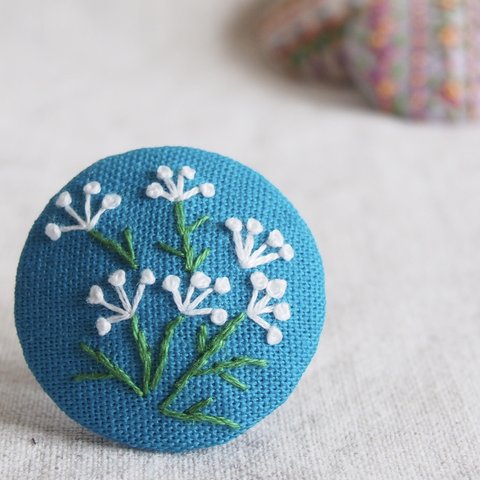 刺繍ブローチ サンプラー(フラワー) ヘアゴム可 くるみボタン　送料無料