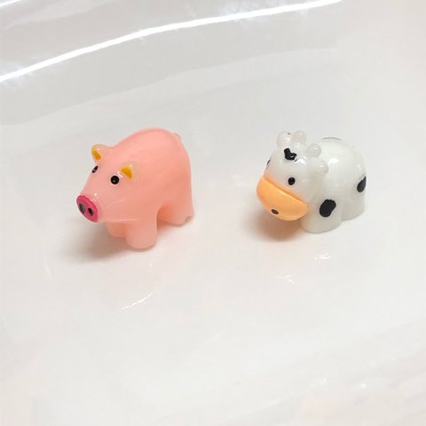 立体 ウシくんとブタくんのデコパーツ