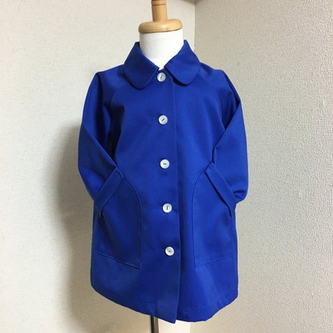 ブルーのラグランゆったりコート（ベビー 90〜95）
