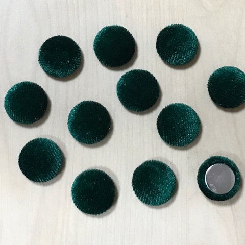 VELOURS GREEN ROUND CABOCHONS PARTS
