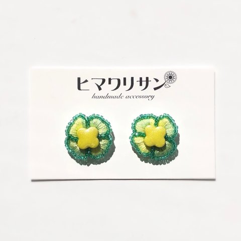 hanako mini 美濃焼タイルと刺繍のピアスorイヤリング