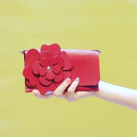 Red flower  leather smart  bag　「差し色」