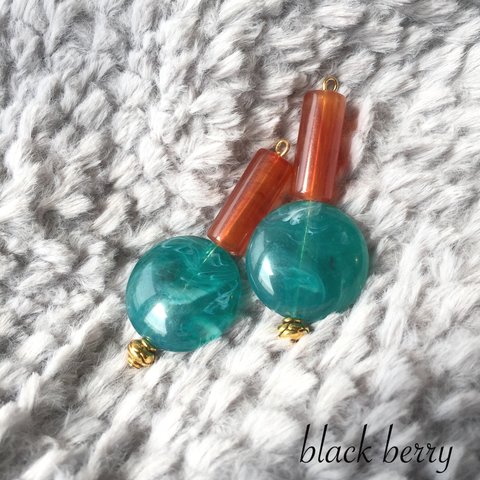 earth  beads green とべっ甲のピアス＊イヤリング  クリスマス