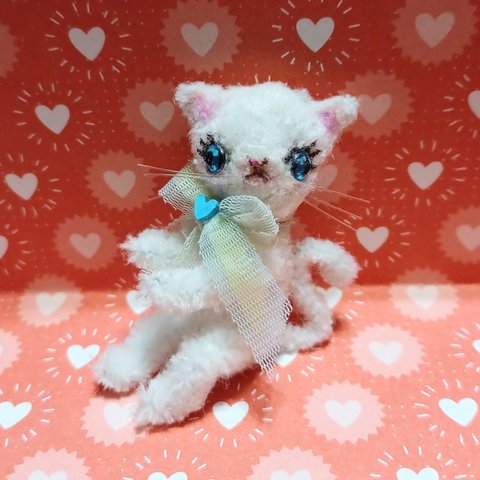 【送料無料】モールドール「キラキラ瞳の白猫ちゃん」dollnodoll