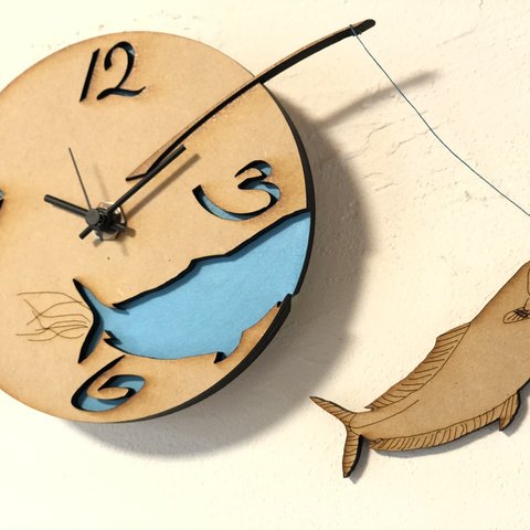 壁掛け時計 魚モチーフ(OCEANターコイズブルー）数字文字抜き盤