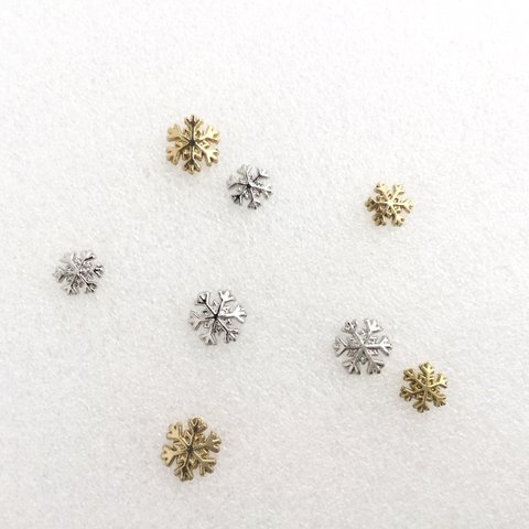 小さな雪の結晶ピアス　☆再販☆