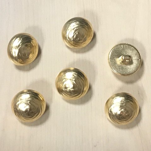 ●19㎜● GOLD DOME PLASTICS BUTTON