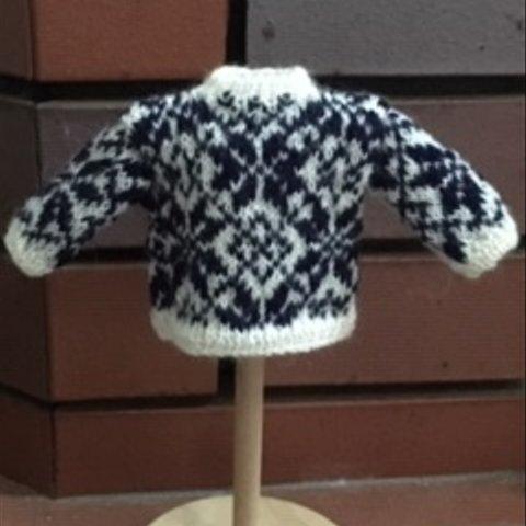 ★委託販売★　　小さな手編みセーター　セルブーコフタ・白