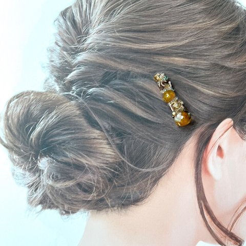 イエローカラーのドライフラワーのヘアクリップ