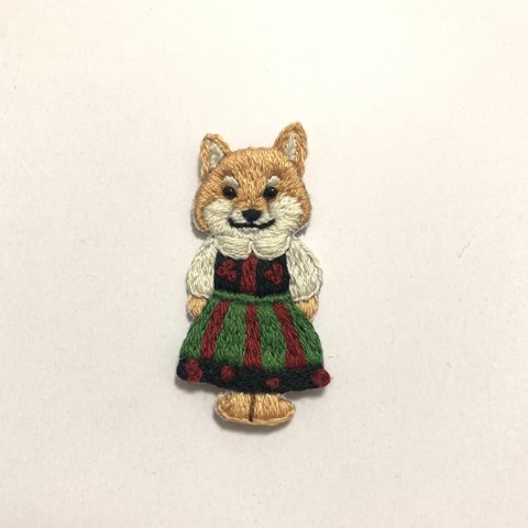 柴犬の刺繍ブローチ