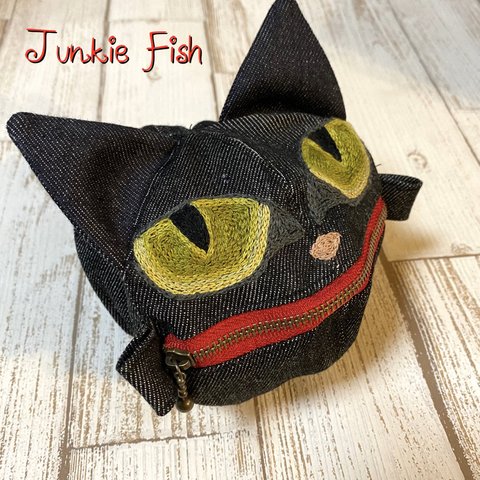 デニムの手刺繍化け猫ポーチ(小)