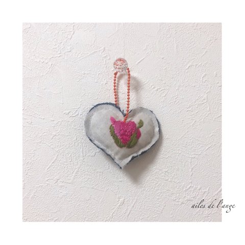 no.585 - flower embroidery ＊ heart charm ①