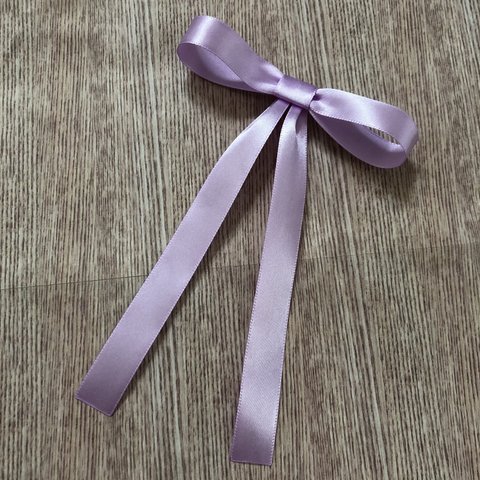 シンプルサテンリボン 選べるブローチヘアクリップ 薄紫ピンク 細め長め