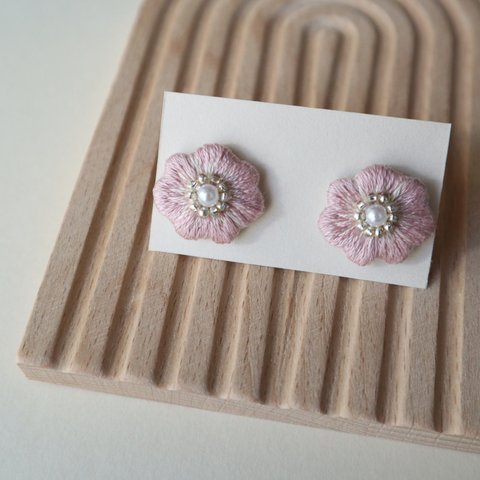 春春刺繍ピアス·イヤリング ✤ セット  ピンク(No.133)