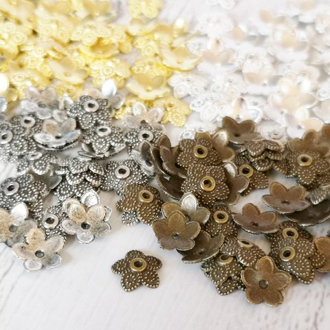 座金 約8mm(真鍮製) 100個入り ビーズキャップ 花座 菊座 スペーサー 01418  ゴールド・シルバー・ホワイトシルバー・アンティーク 金・銀・白銀・金古美