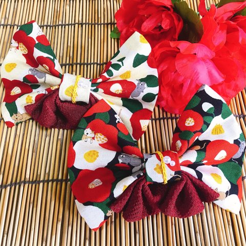 猫と椿柄　ヘアアクセサリー　バレッタ　和風　リボン　Cat and Camellia pattern hair accessory barrette Japanese style ribbon