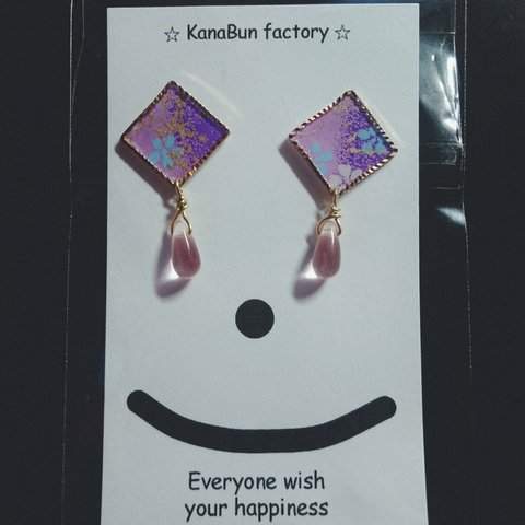 桜咲く紫和紙の耳飾り