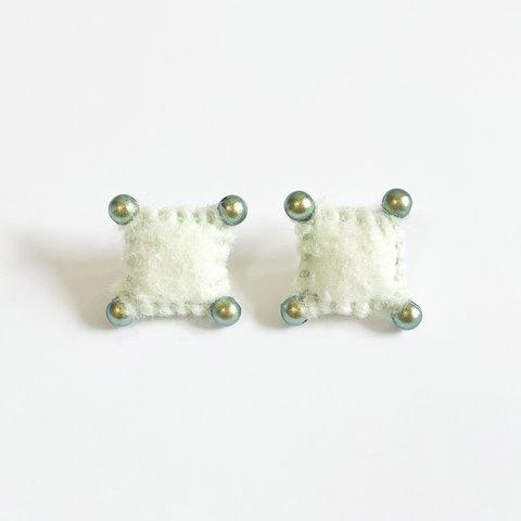 cushion ( pierce / earring )