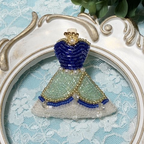 No.7💙ブルードレス💙　ドレスブローチ　ドレスストラップ　ビーズ刺繍