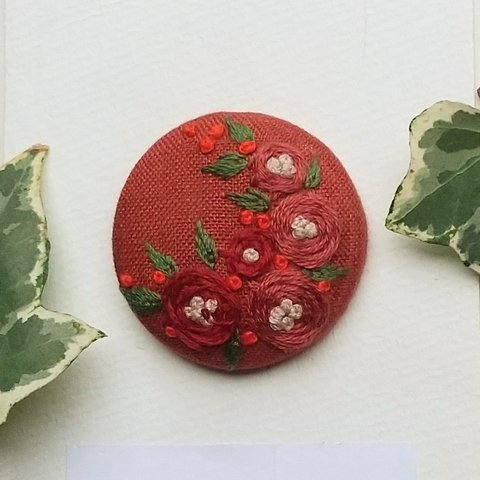 刺繍くるみボタン(ヘアゴム/ブローチ)ローズ