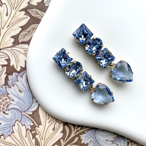 light sapphire crystal pierce / earring