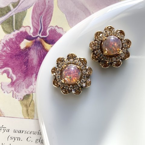 Swinging-Sixties flower(fire pink opal) pierce / earring