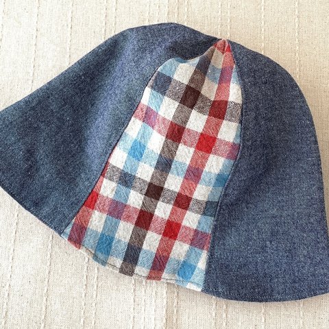 リバーシブル帽子（紺/チェック）