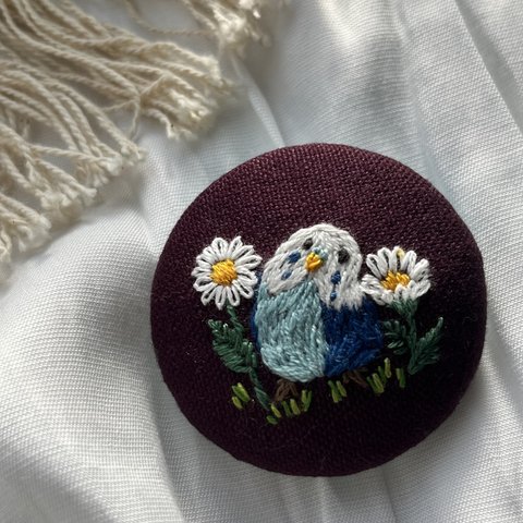 刺繍ブローチ