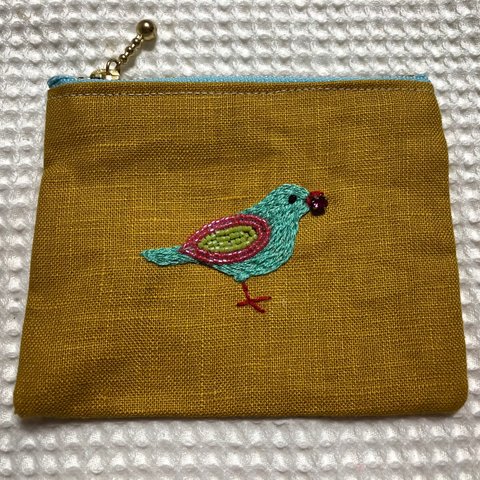 ビーズ刺繍の小物入れ☆宝石をくわえた小鳥