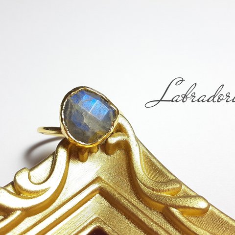 『Labradorite』の世界でひとつの天然石リング