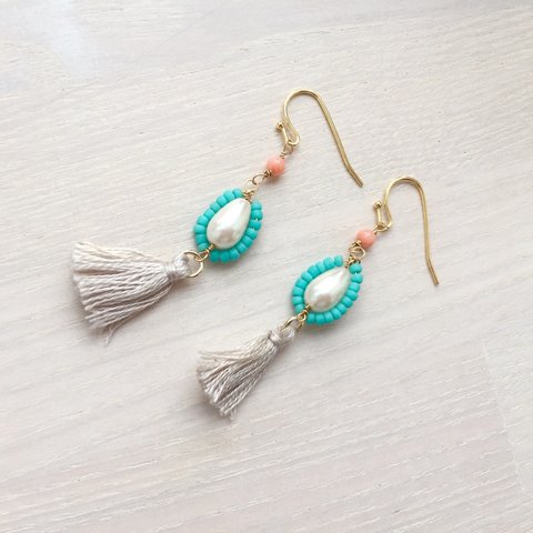 しずく型ガラスパール×タッセルピアス