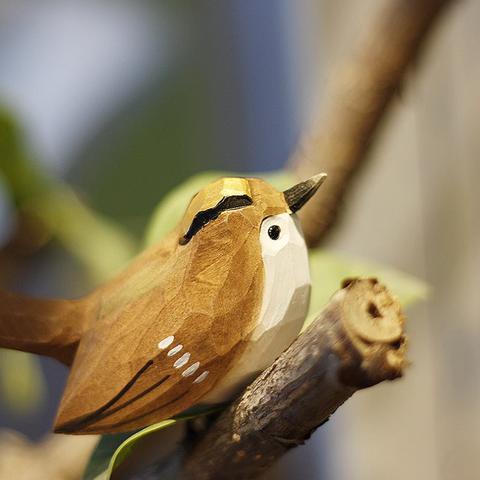 新しいスタイル　小鳥木彫り  鳥のペンダント  肥えた小鳥　木彫り小鳥　小鳥実木 
 誕生日プレゼント手芸実木のデスクトップ飾り  動物木彫  彫刻飾りX7