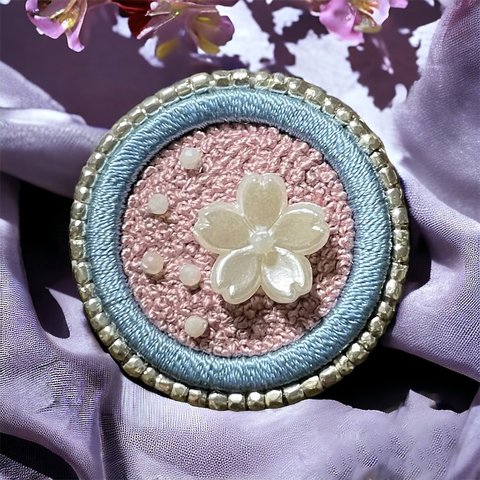 ピンクオパールと桜の刺繍ブローチ　l-bdzb190bro