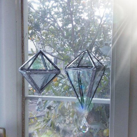 ステンドグラス　キラキラ輝く宝石型のテラリウム(小)　よつばのクローバー付