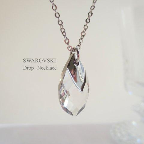 SWAROVSKI　スモーキークリア　ドロップ型ネックレス