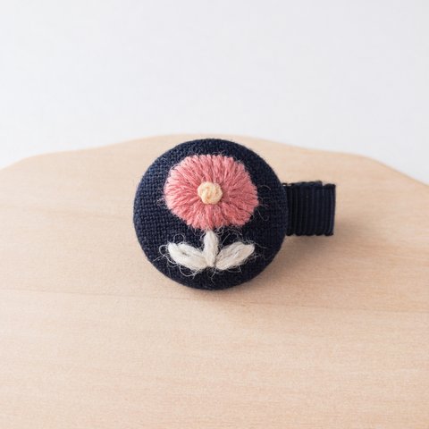 (完成品)ウール刺繍のベビーヘアクリップ(ピンクのお花)