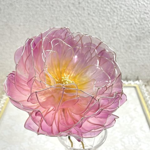 薄赤紫の芍薬のかんざし