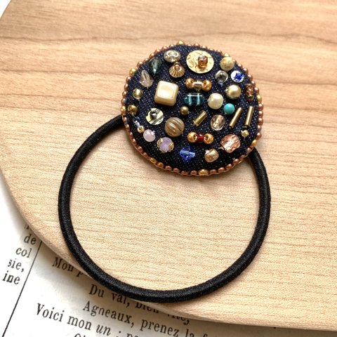 ビーズ刺繍のヘアゴム　1