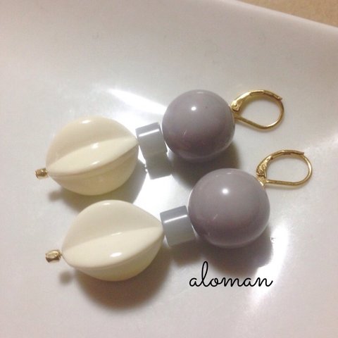 フルーツシリーズ♡ 大ぶり ヴィンテージ ハンドメイド ピアス アクリル ビーズ ラベンダー グレー ラウンドビーズ クリーム ホワイト フルーツビーズ