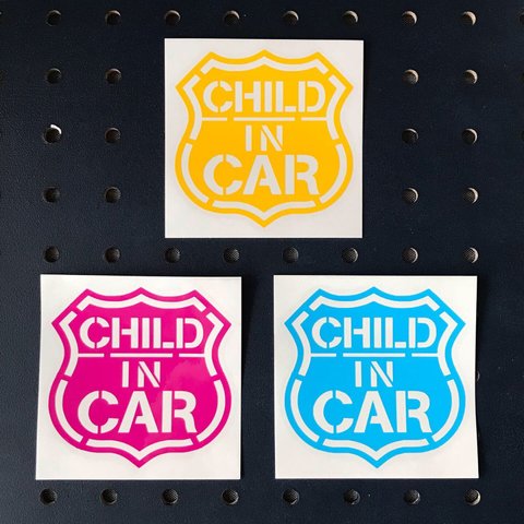 カッティングステッカー "CHILD IN CAR"