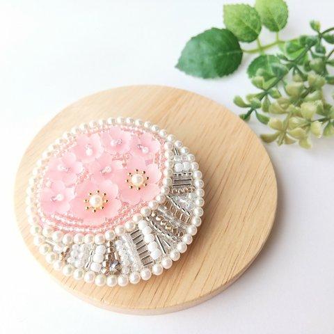 ビーズ刺繍ブローチ“桜月”