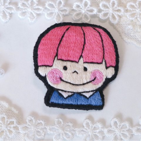 男の子の刺繍ブローチ