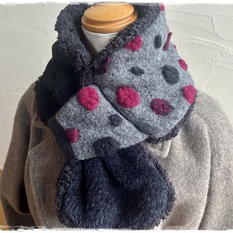 * イタリア製 ドットジャガード コンパクトマフラー *