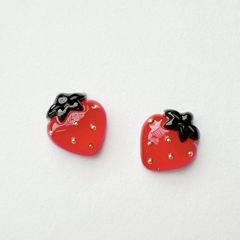 strawberry いちご ピアス イヤリング